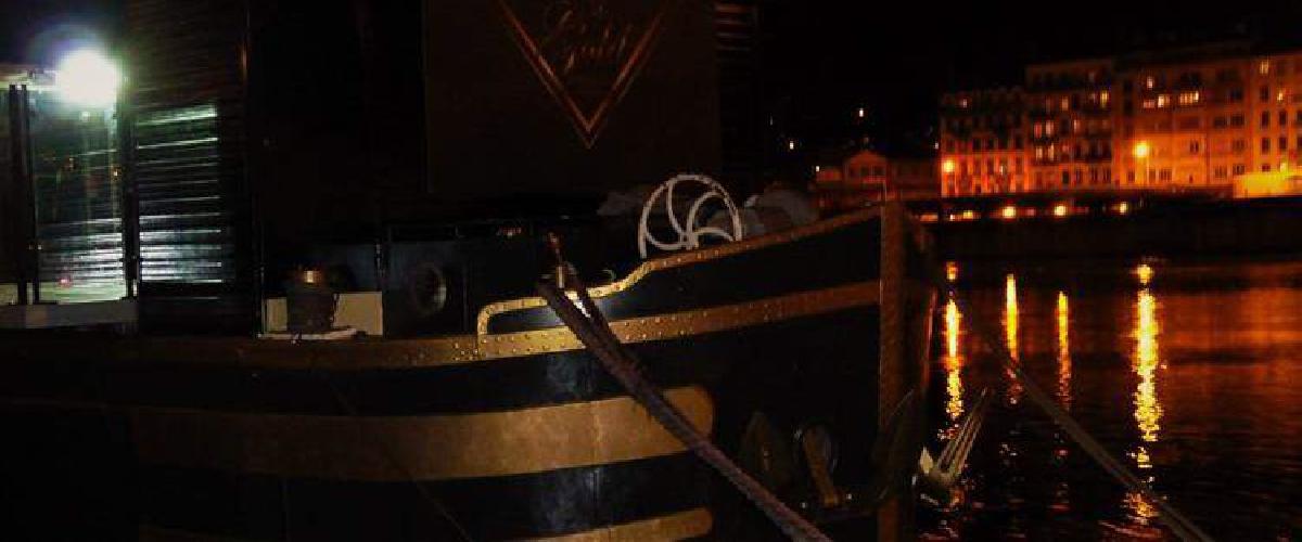 Le Gold Lounge Restaurant 